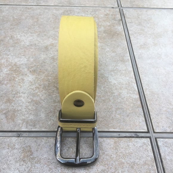 Salvatore Ferragamo yellow leather belt - Picture 6 of 14